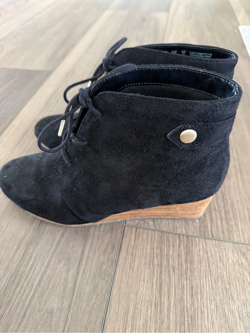 Dr. Scholl’s Women’s Black Suede Lace-Up Wedge Ankle Boots-size 8 -worn once